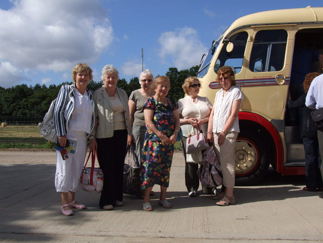 Vintage coach day excursions and days out in Norfolk from Eastons Vintage Coach Hire